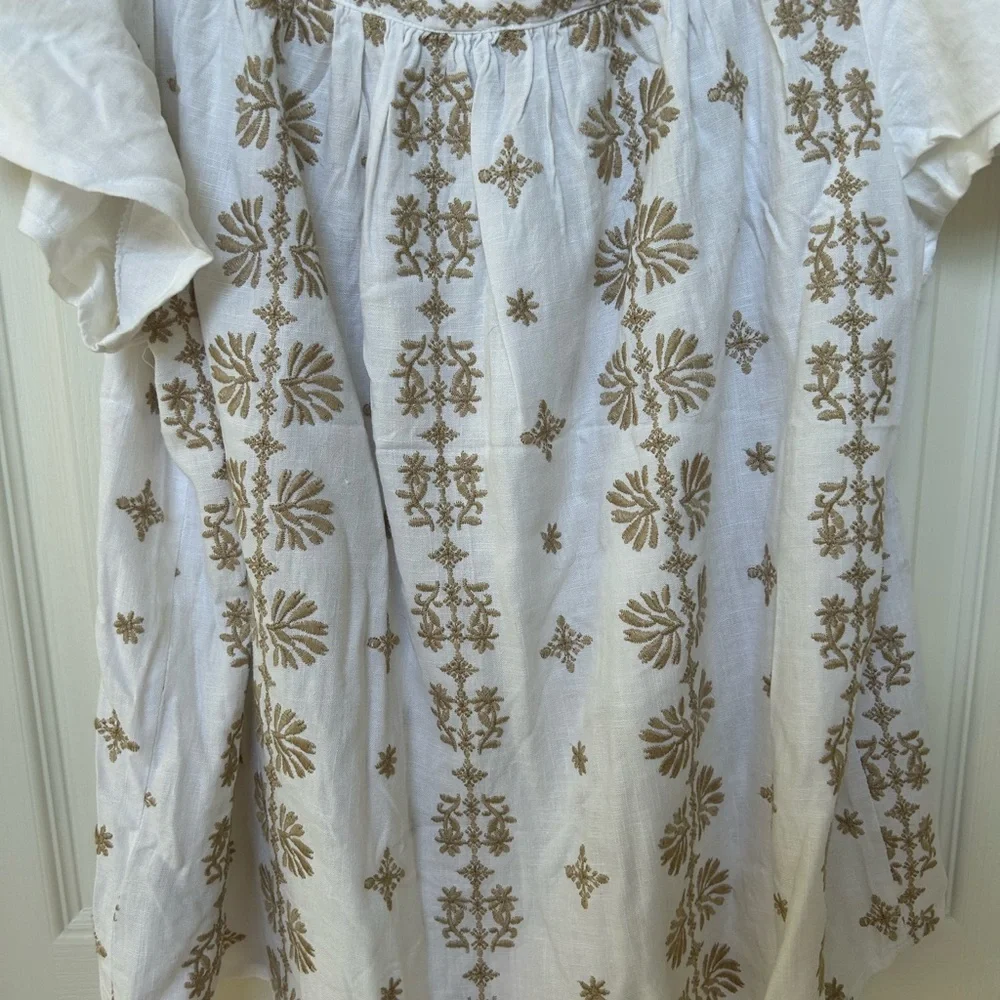 Torrid White & Gold Buttoned Bib Collar Blouse 🤩 - Picture 6 of 8